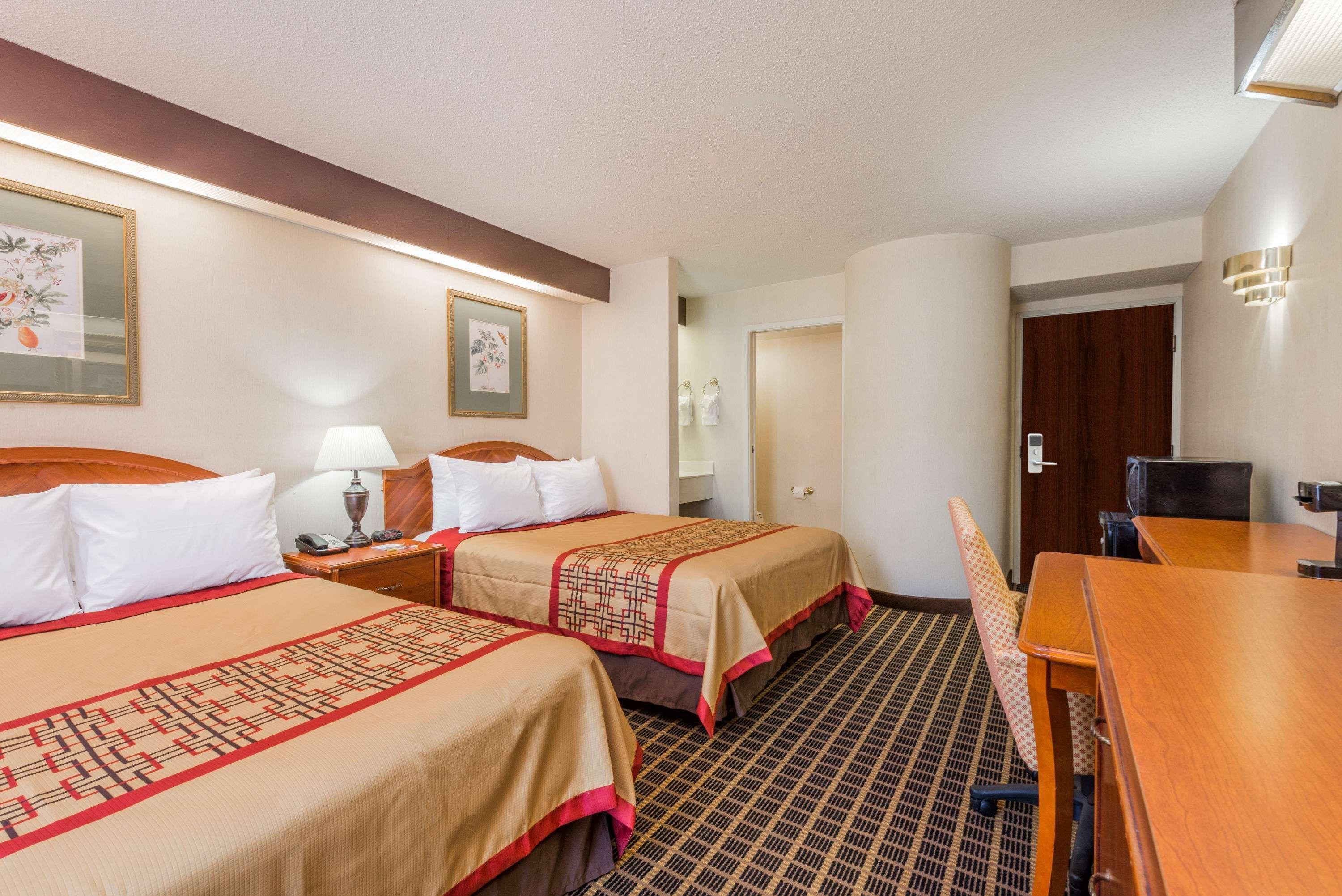 Days Inn By Wyndham Yadkinville Eksteriør bilde