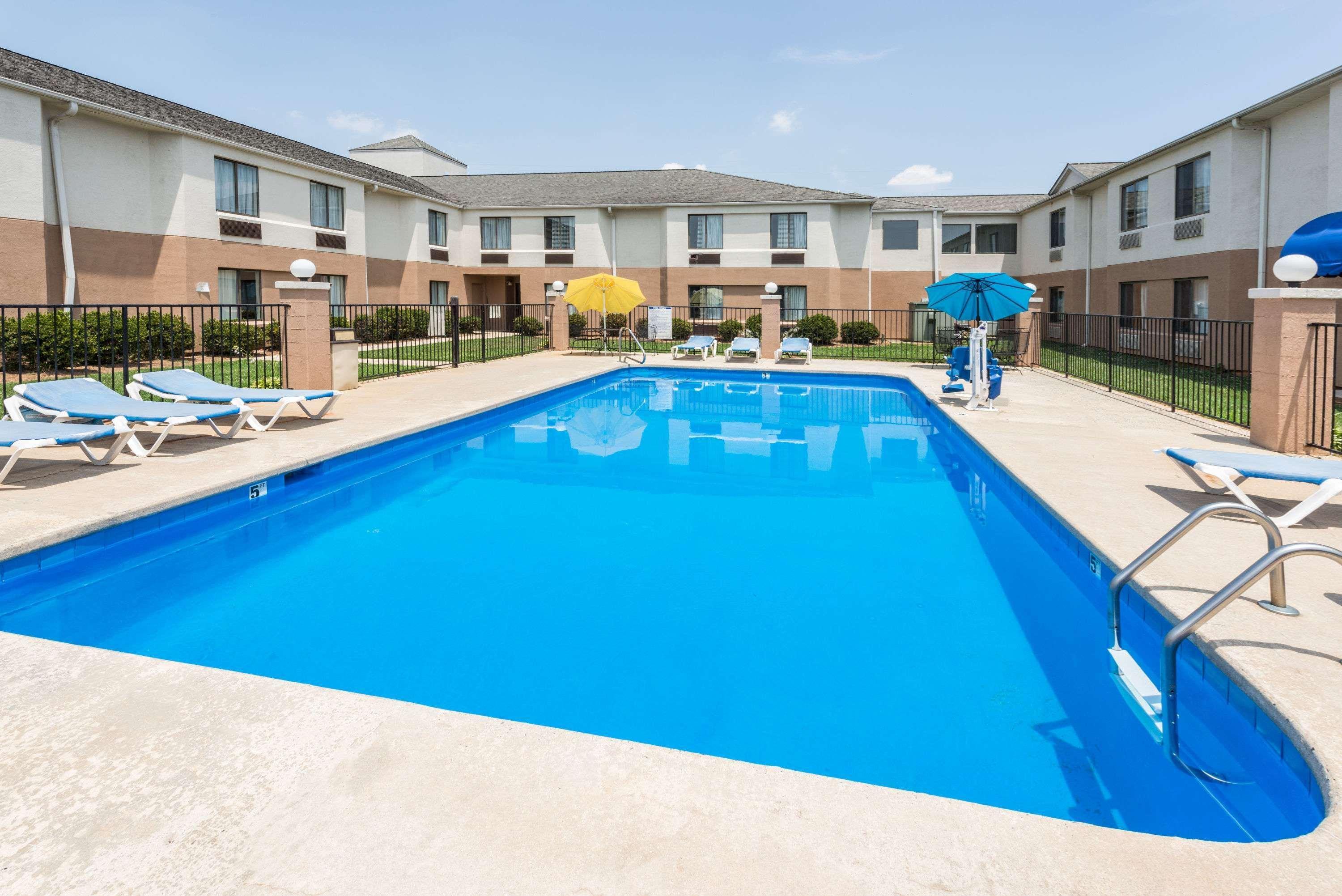 Days Inn By Wyndham Yadkinville Eksteriør bilde