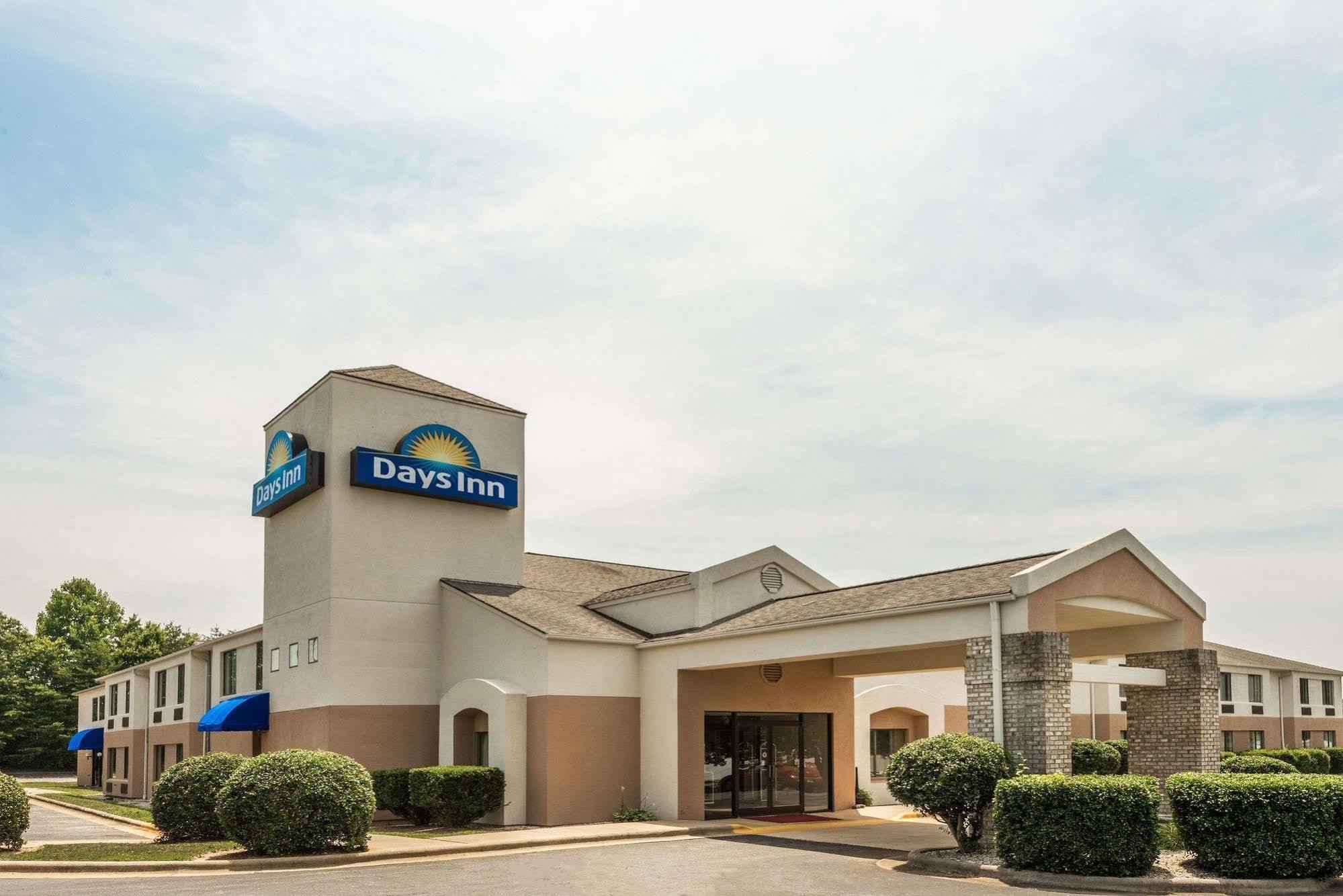 Days Inn By Wyndham Yadkinville Eksteriør bilde